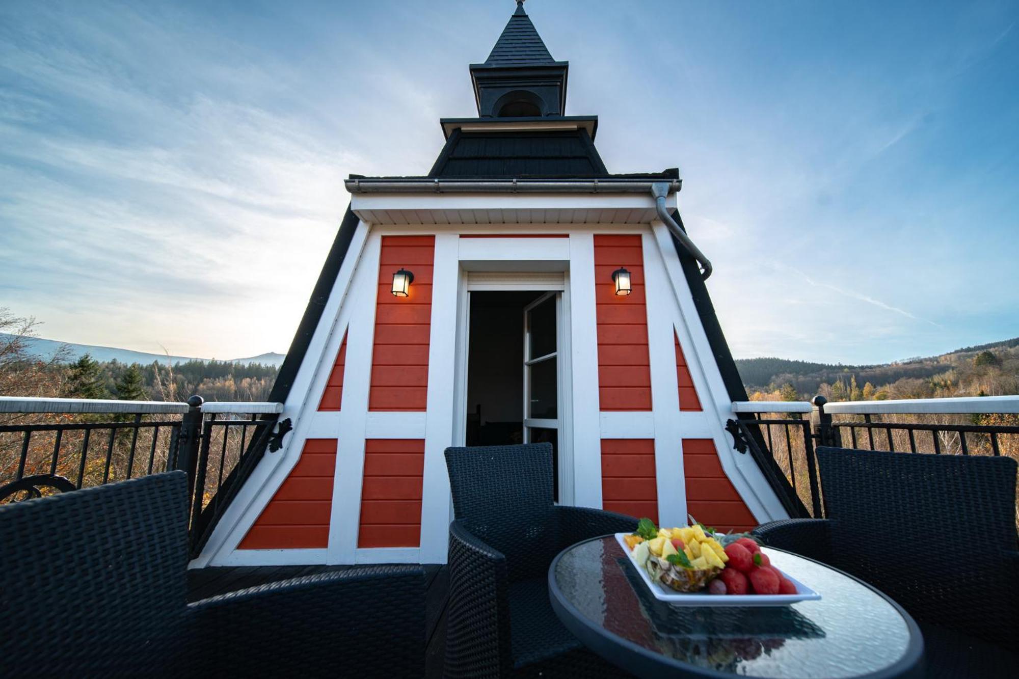 Norweska Dolina Family&Pet-Friendly Resort Szklarska Poreba Extérieur photo The A-frame